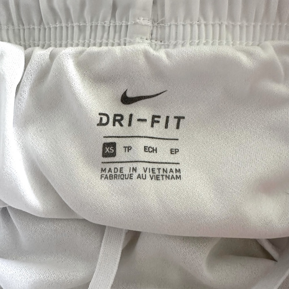 NWT Nike Women's Tempo Running Shorts Size XS White - Picture 2 of 3